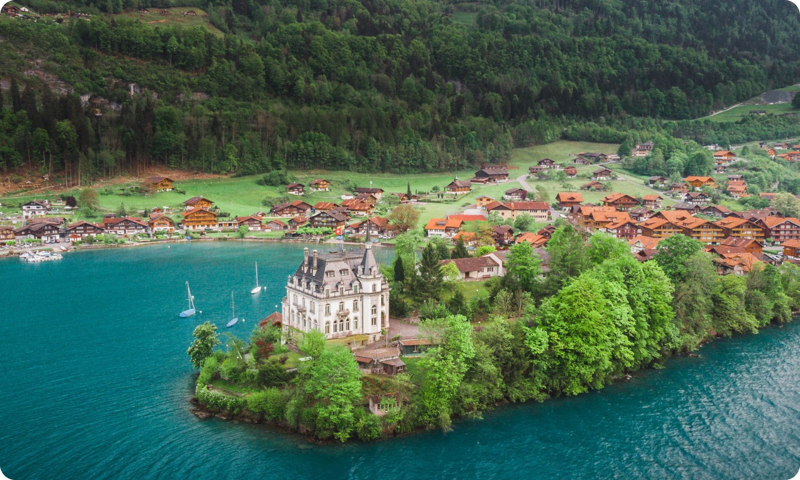 Lake Brienz, Switzerland — turquoise water and mountains
